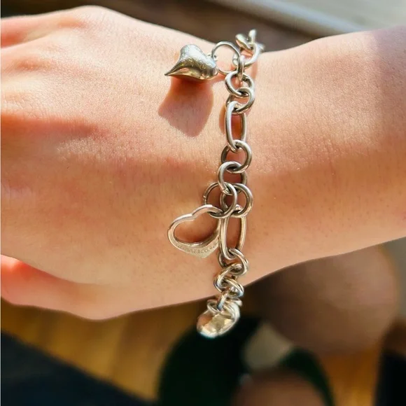 Tiffany & Co 💯% Auth Elsa Peretti Heart Charm Bracelet w/Box ✨925 Sterling ✨EUC